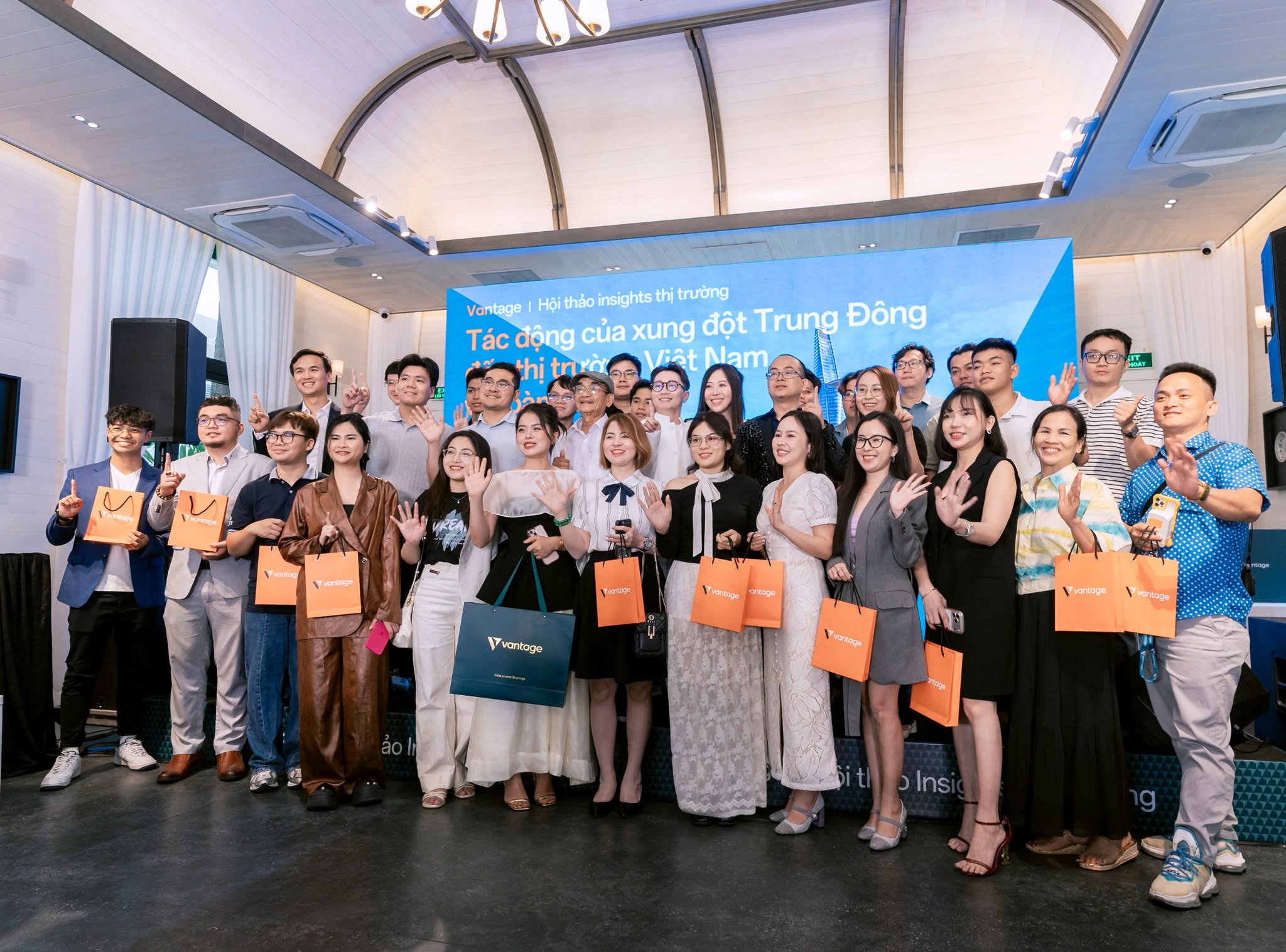 Hoạt động & sự kiện Lina Vantage 5